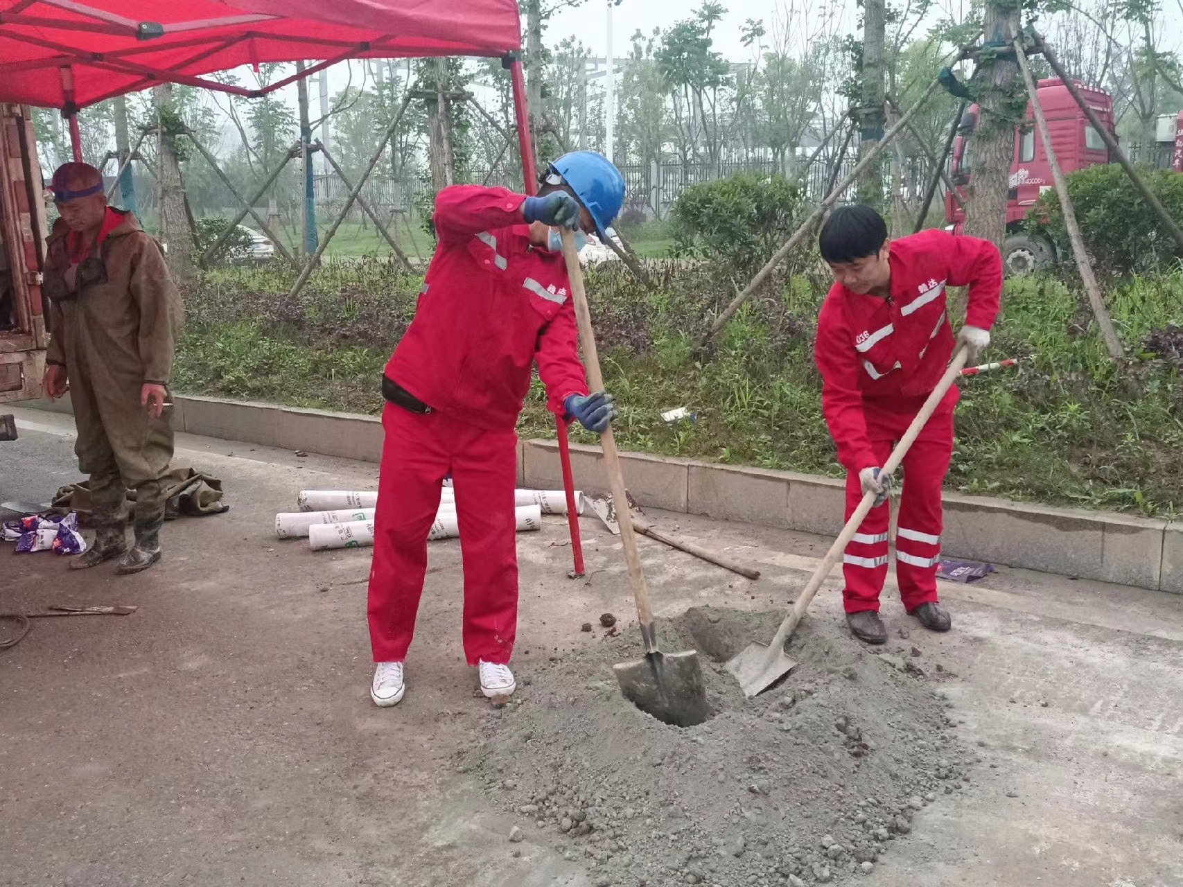 通山管道疏通哪家好】及时进行市政管道清淤