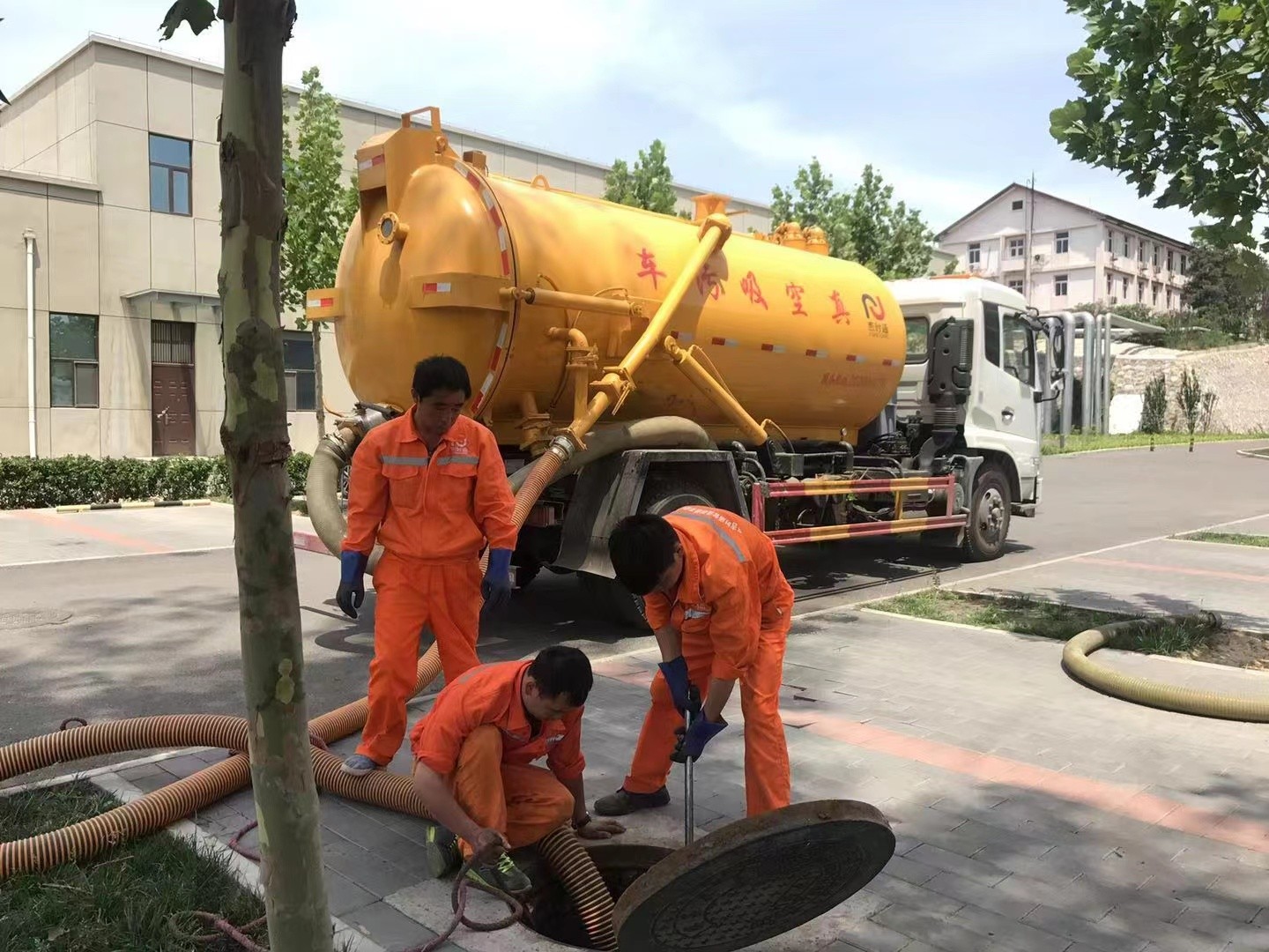 通山化粪池清理与5-8吨吸粪车施工效率分析